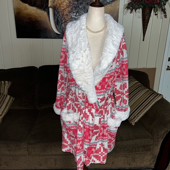Kenzie • Small/Medium • Pink • Snowflakes • Christmas • Plush • Fuzzy Fur • Robe - Picture 6 of 14